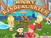 Un Asilo Con Tanti Bambini
